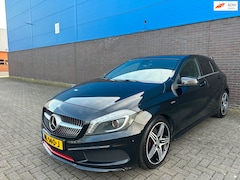 Mercedes-Benz A-klasse - 250 Sport Ambition | 18” LM Velgen | Stoelverwarming | Parkeersensoren | Alcantara/Leer| B