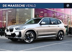 BMW iX3 - Executive / Sportstoelen / Achteruitrijcamera / Adaptief onderstel / Adaptieve LED / 20"LM