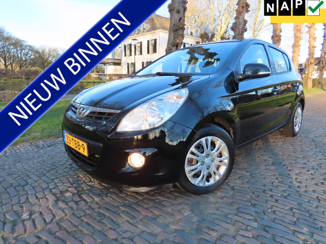 Hyundai i20 - 1.2i i-Motion Airco Stuurbekrachtiging 5 Drs Isofix *** Dealer Onderhouden*** - AutoWereld.nl