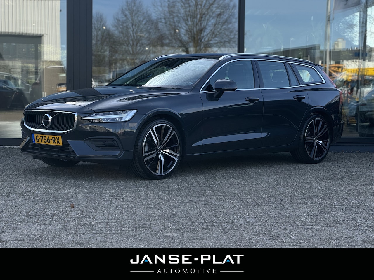 Volvo V60 - 2.0 T4 Momentum Pro Trekhaak | 20 Inch | - AutoWereld.nl