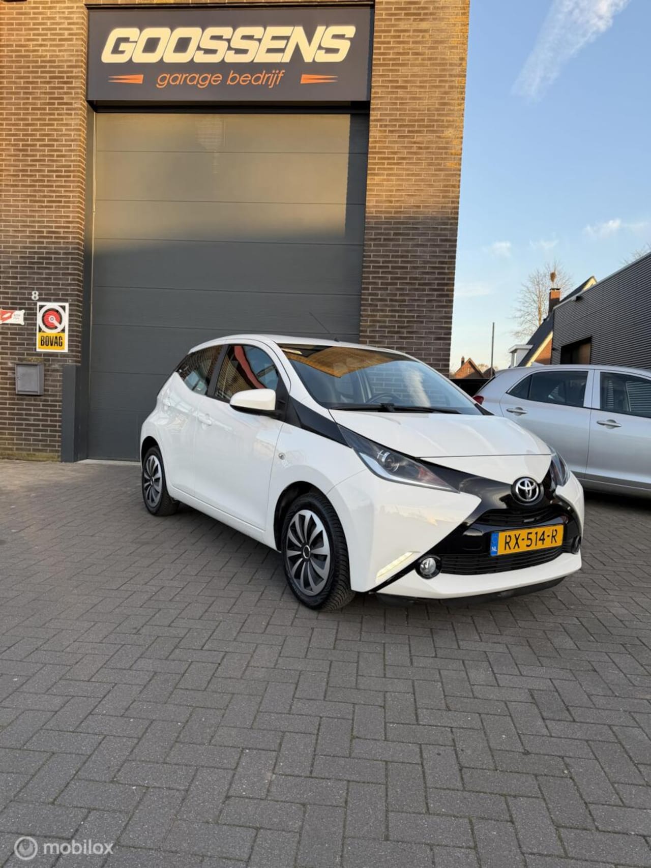 Toyota Aygo - 1.0 VVT-i x-play 1.0 VVT-i x-play - AutoWereld.nl