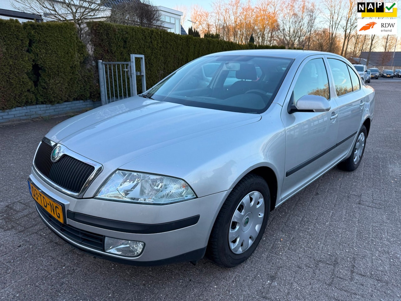 Skoda Octavia - 1.6 5-DRS Ambiente AIRCO CRUISE ISOFIX NAP NWE APK - AutoWereld.nl