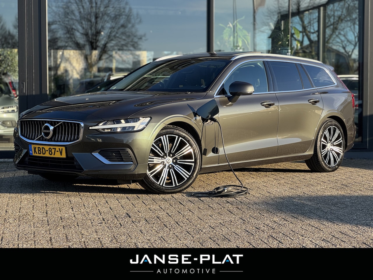 Volvo V60 - 2.0 T6 Recharge AWD Inscription Pano | Pilot Ass. | Camera | - AutoWereld.nl