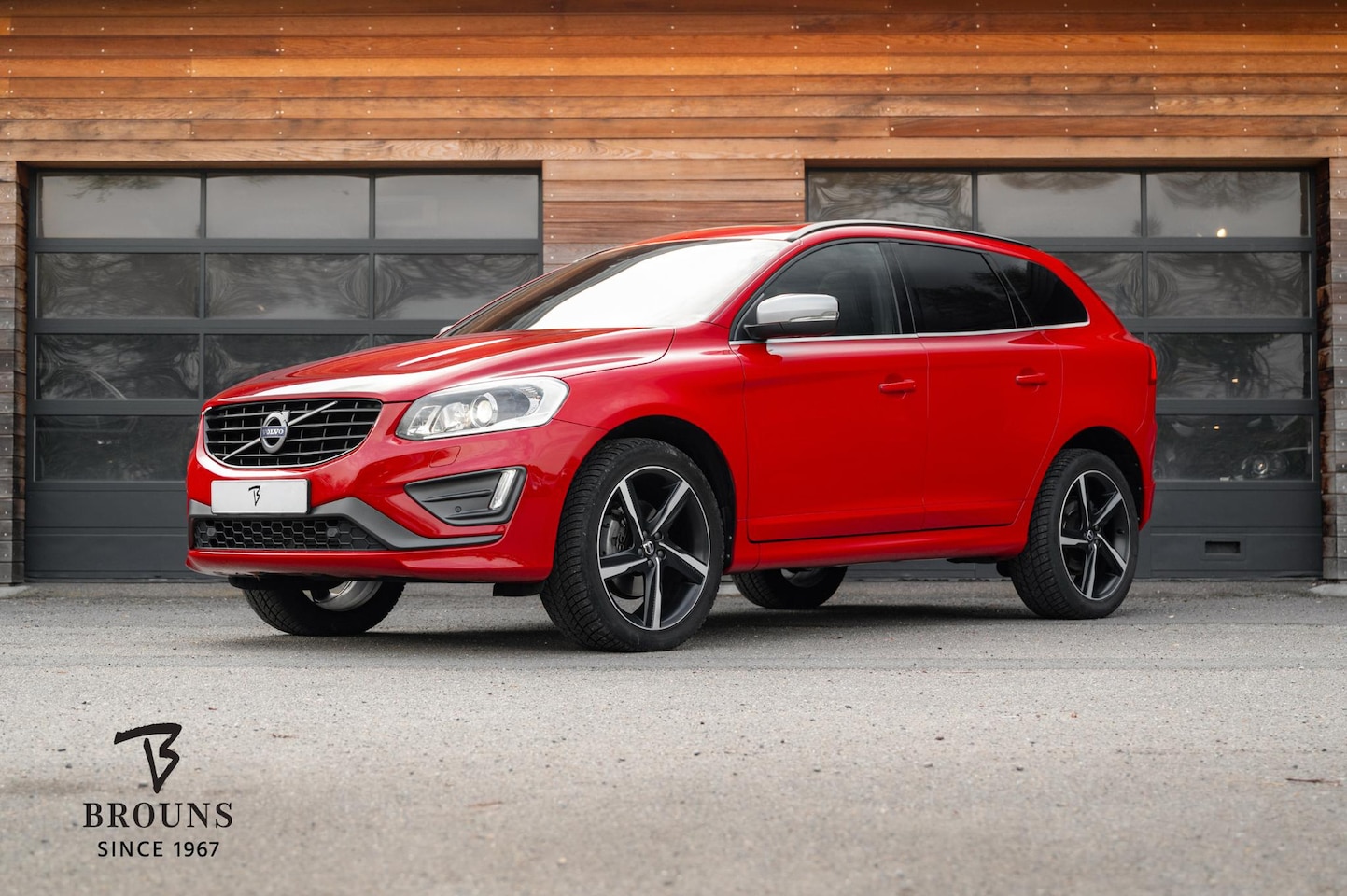 Volvo XC60 - 2.0 T5 R-Design 245pk | Pano | Harman/Kardon | Trekh. | Standkachel - AutoWereld.nl