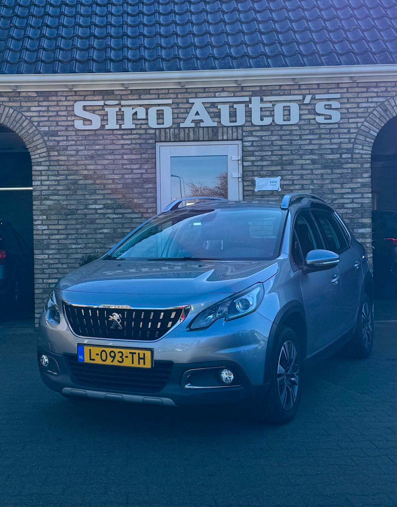Peugeot 2008 - 1.2 PureTech GT-line Bj 2017 weinig kilometers - AutoWereld.nl