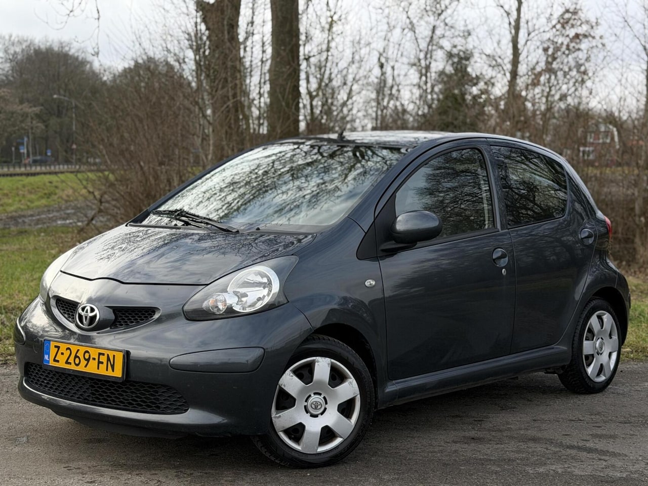 Toyota Aygo - 1.0-12V + Airco/El Ramen/5 Deurs/Centraal - AutoWereld.nl