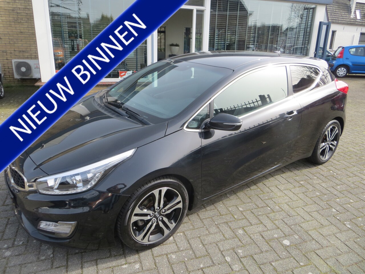 Kia Pro cee'd - 1.6 GDI BusinessLine-NAVI-CAM-CRUISE-NAP-GARANTIE!! - AutoWereld.nl