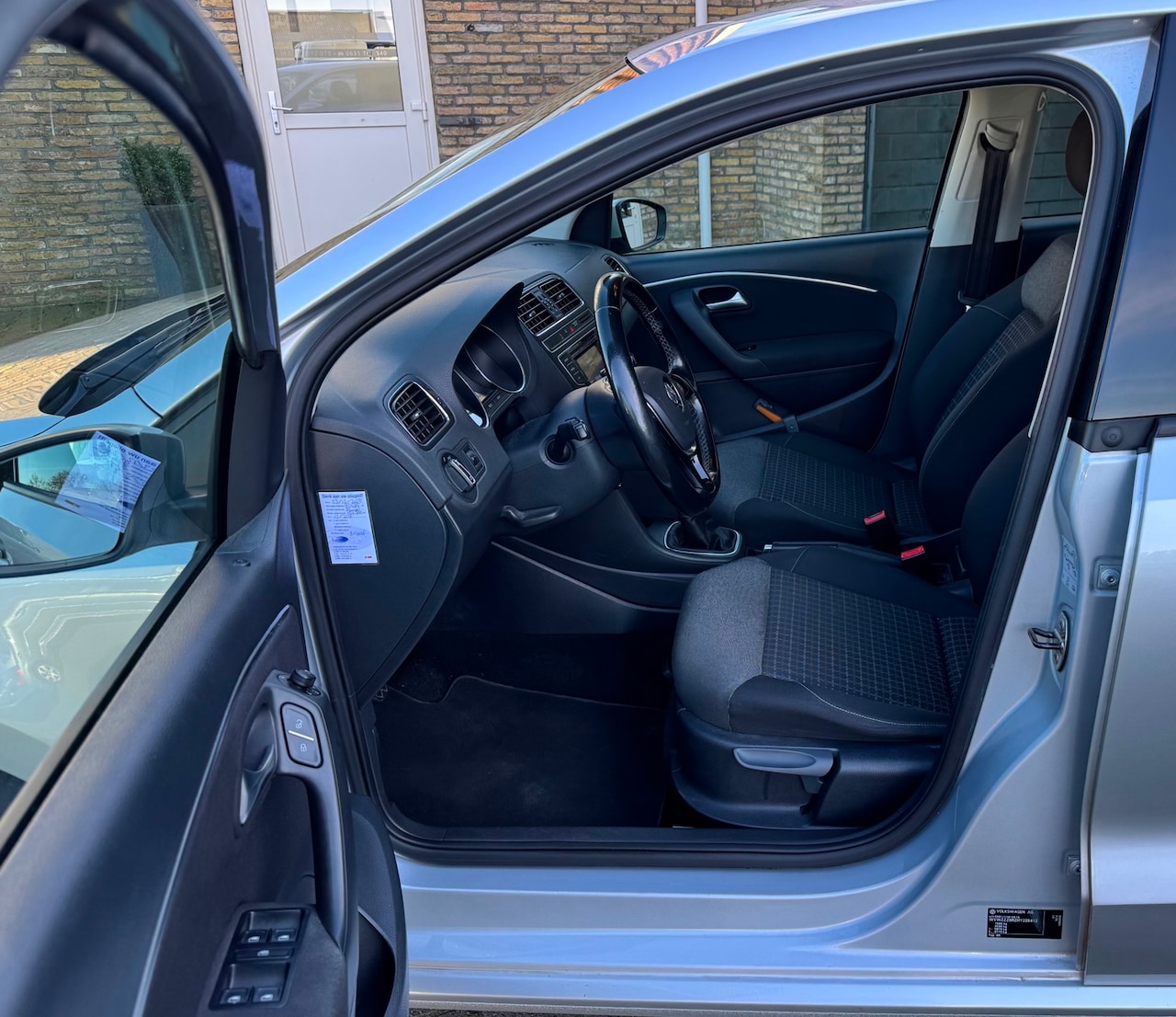 Volkswagen Polo - 1.2 TSI Comfortline Business R Bj 2017 weinig kilometers - AutoWereld.nl