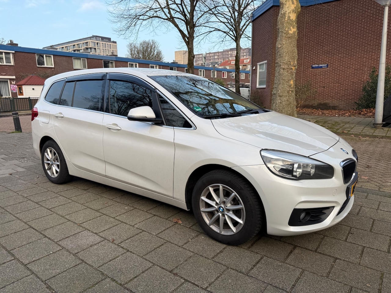 BMW 2-serie Active Tourer - Grand 216d Euro 6 White Metallic NW APK - AutoWereld.nl