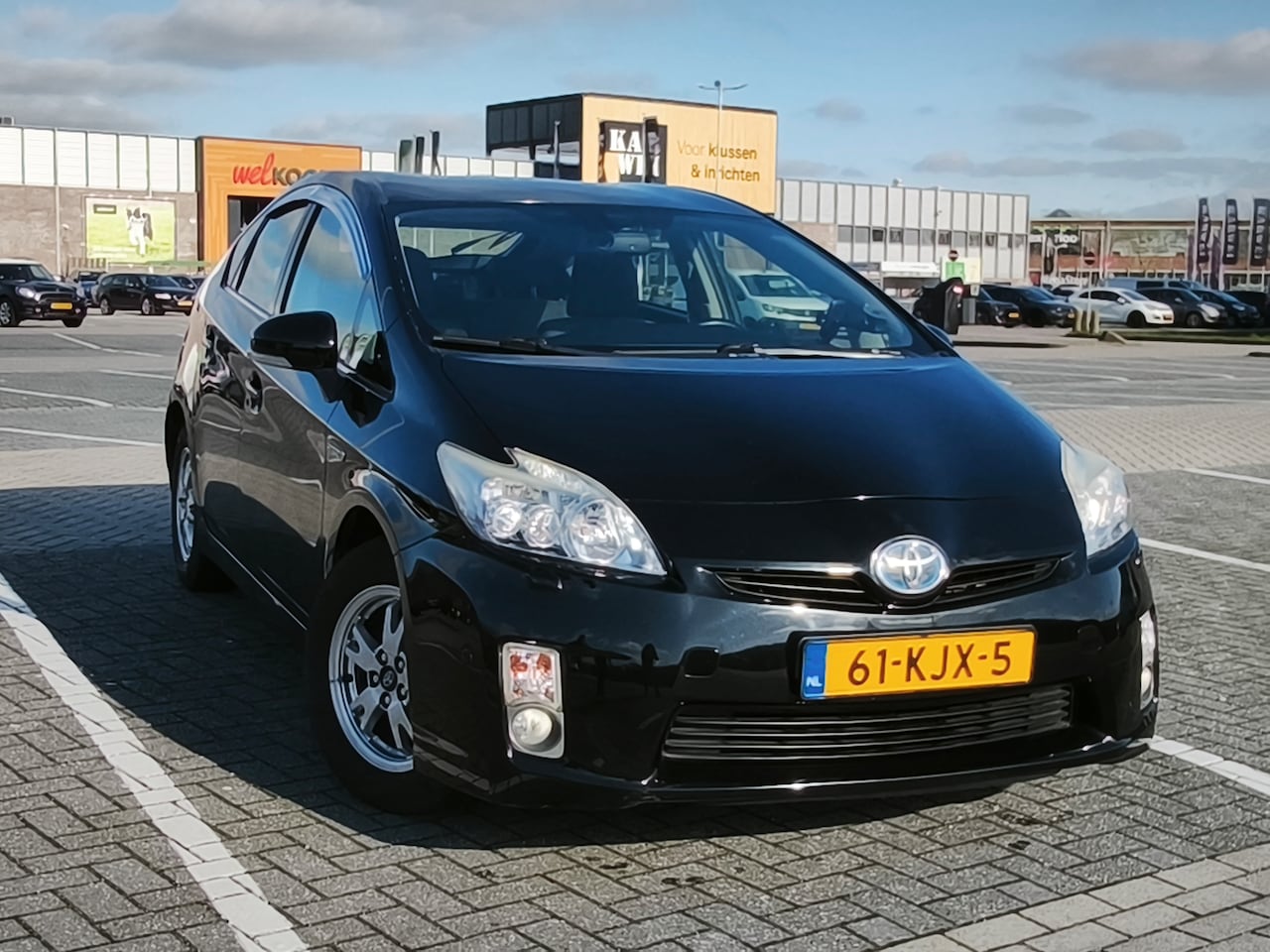 TOYOTA PRIUS
