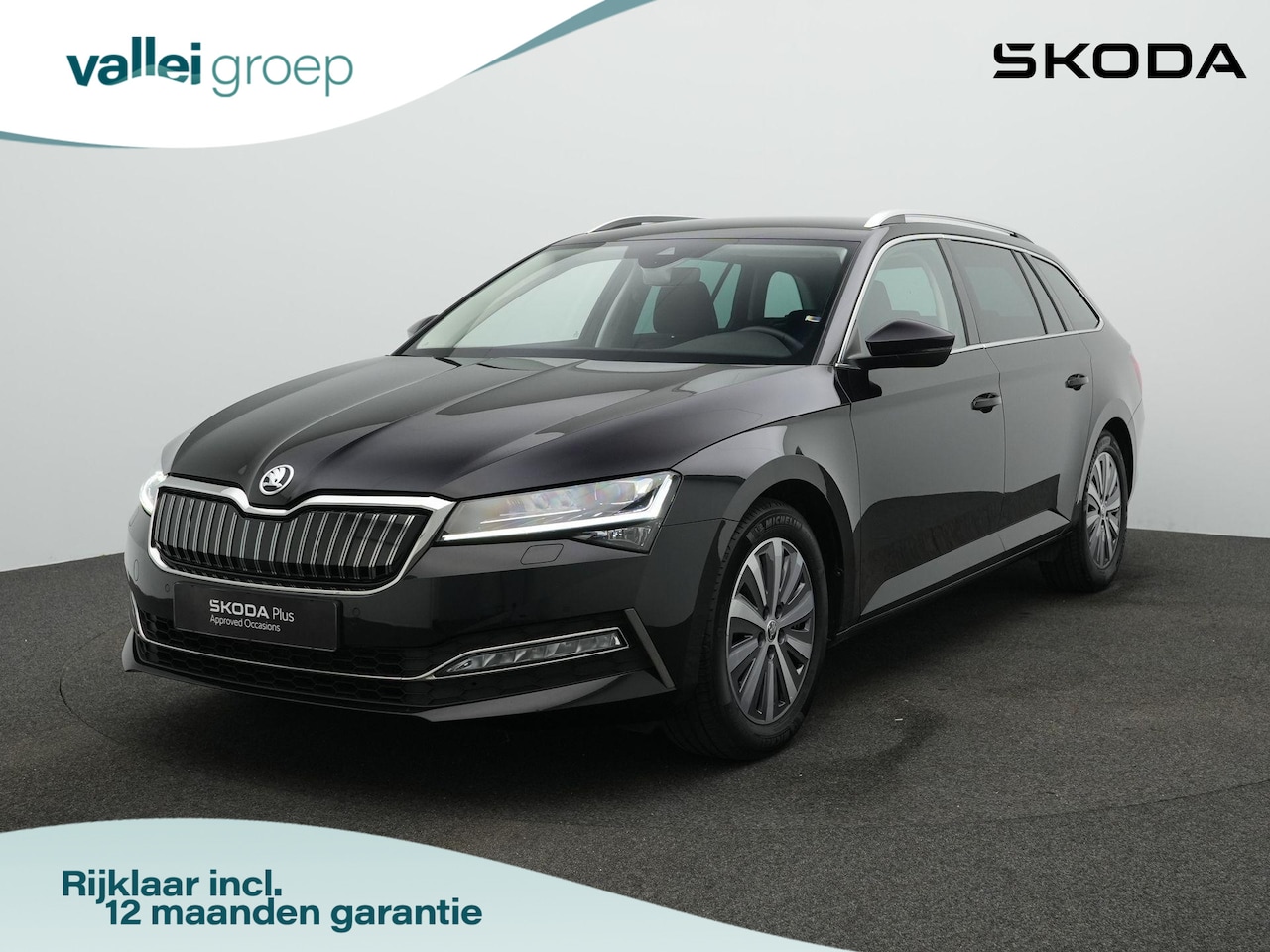 Skoda Superb - 1.4 TSI iV 218 pk Style | Trekhaak | Geheugenstoelen | Matrix LED | Achteruitrijcamera - AutoWereld.nl