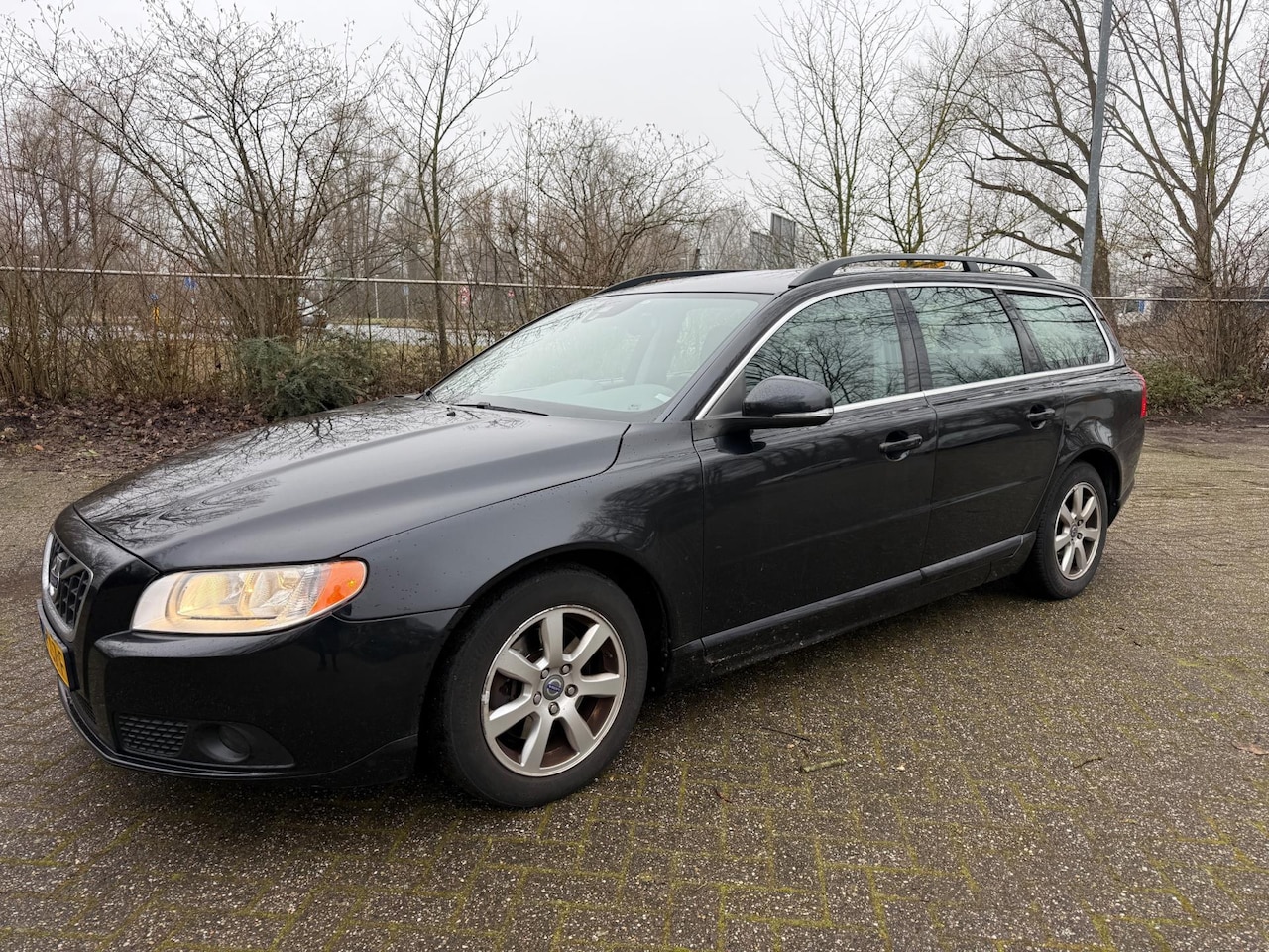 Volvo V70 - 1.6 DRIVe Momentum Cruise PDC Black Edition NW APK - AutoWereld.nl