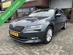 Skoda Superb Combi - 1.4 TSI ACT Style LEDER*PANO-DAK*TREKHAAK