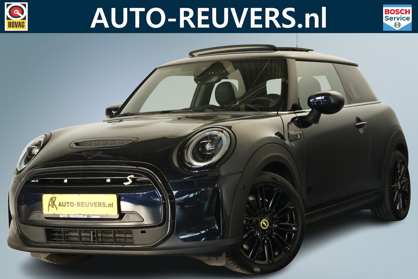 MINI Mini-Electric - MINI Yours 33 kWh / Panorama / Opendak / Leder / Harmankardon / HUD - AutoWereld.nl
