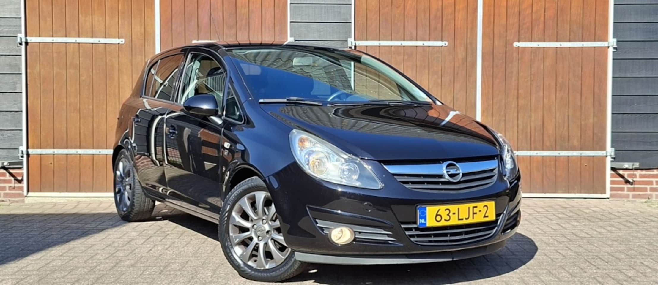 Opel Corsa - 1.4-16V '111' Edition 1.4-16V 111 Edition, Trekhaak, 5 deurs, NAP, Airco - AutoWereld.nl
