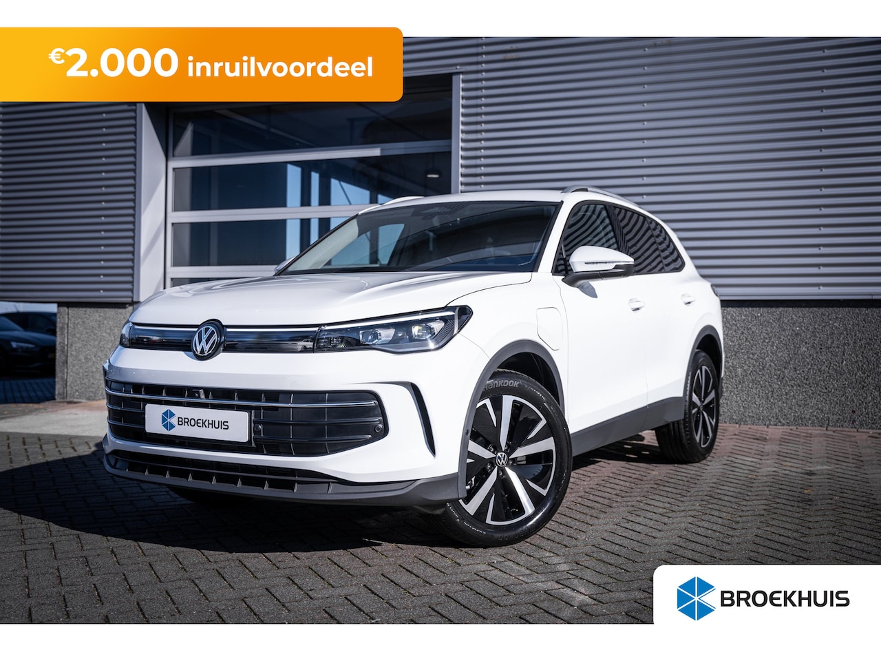 Volkswagen Tiguan - Life Edition - eHybrid | Inclusief €2000,- inruilvoordeel | Trekhaak  | 'App-Connect' draa - AutoWereld.nl