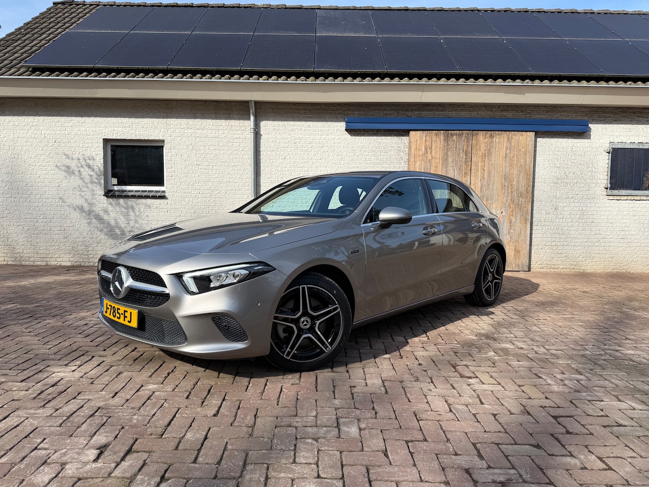 Mercedes-Benz A-klasse - 250 e Business Solution Luxury Limited Origineel NL | NAP | Dealeronderhouden | IN NIEUWSTAAT | Lederen bekleding | Virtual Displ - AutoWereld.nl