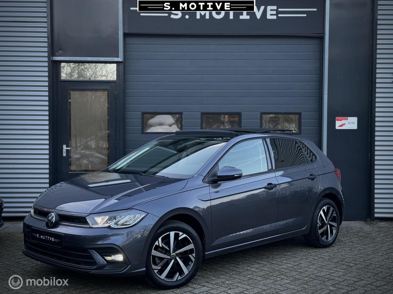 Volkswagen Polo - 1.0 TSI Style 1.0 TSI Style 110PK, Pano, Trekhaak, Stoelvwr - AutoWereld.nl