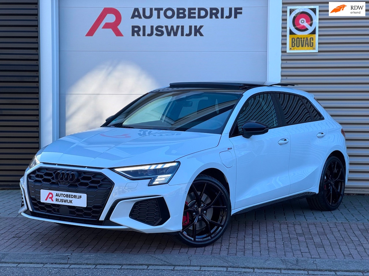 Audi A3 Sportback - 45 TFSI e S edition Competition RS zetels/360 - AutoWereld.nl