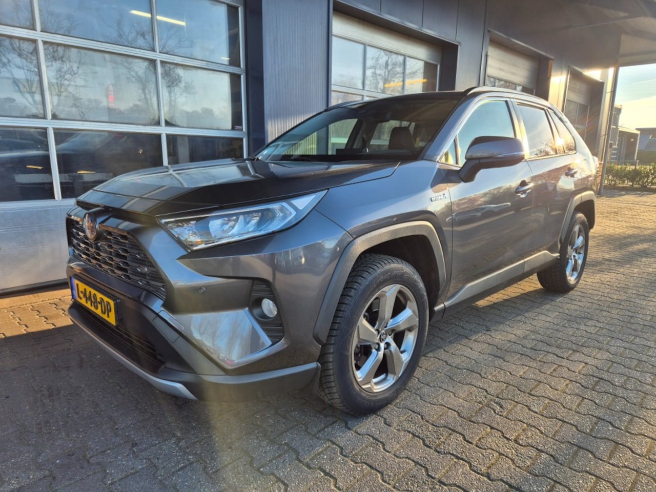 Toyota RAV4 - 2.5 HYBRID Bussines Plus, Camera, Carplay, Leer, Navi, Stoelverwarming, ALL IN Prijs! - AutoWereld.nl