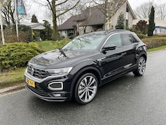 Volkswagen T-Roc - 1.5 TSI 150PK DSG R-Line•Pano•Trekhaak