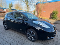 Nissan LEAF - Acenta 30 kWh Black Edition 80kw