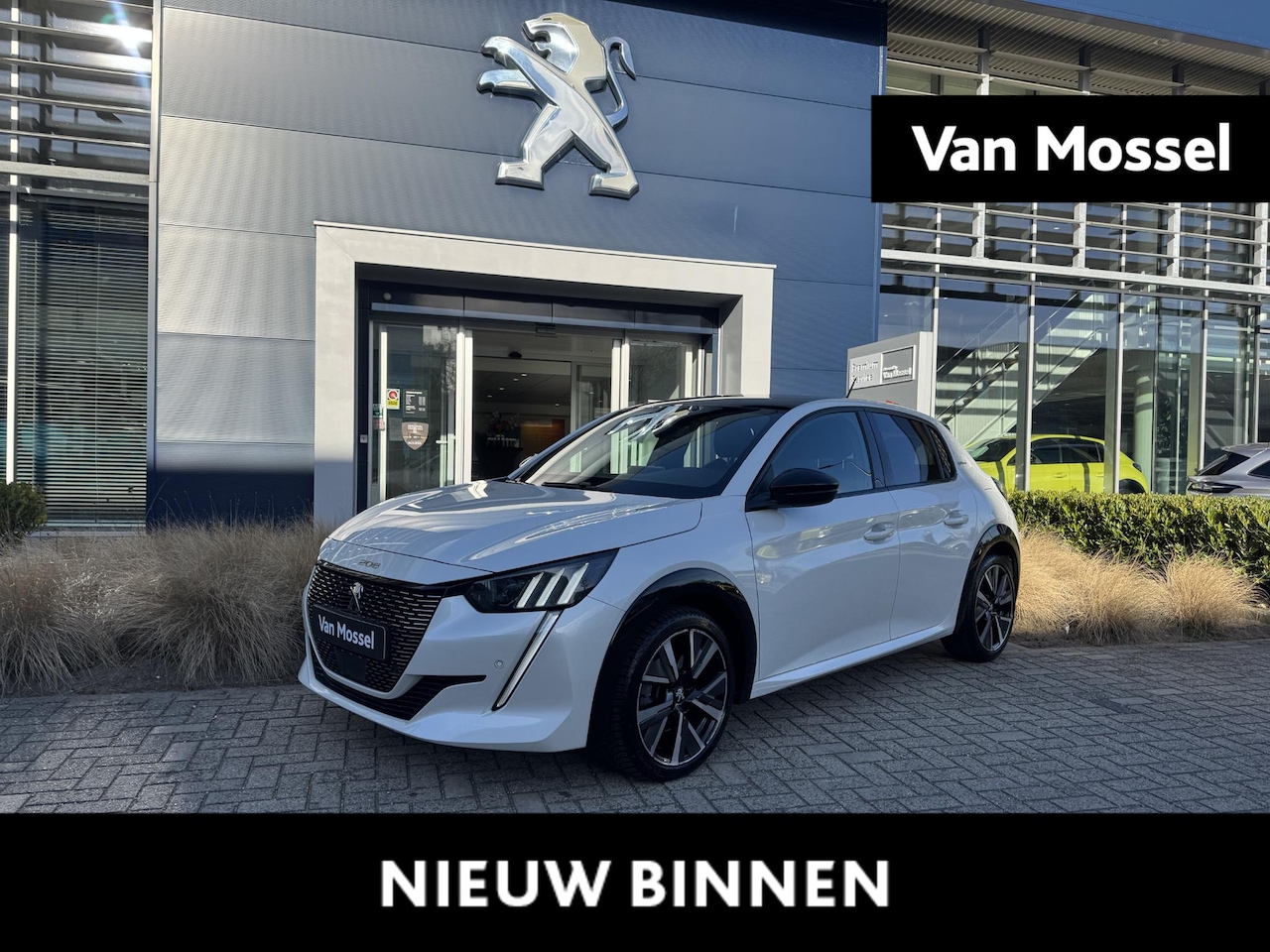 Peugeot 208 - PureTech 100 GT-Line l Panorama dak l Navigatie l Camera - AutoWereld.nl