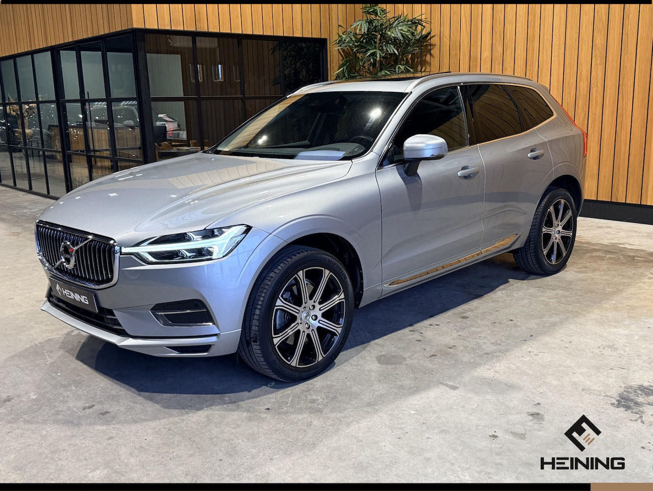 Volvo XC60 - 2.0 T5 Inscription. Pano. Apple-carplay. Navi. Leer. Winterwielen. Hollandse auto met NAP - AutoWereld.nl