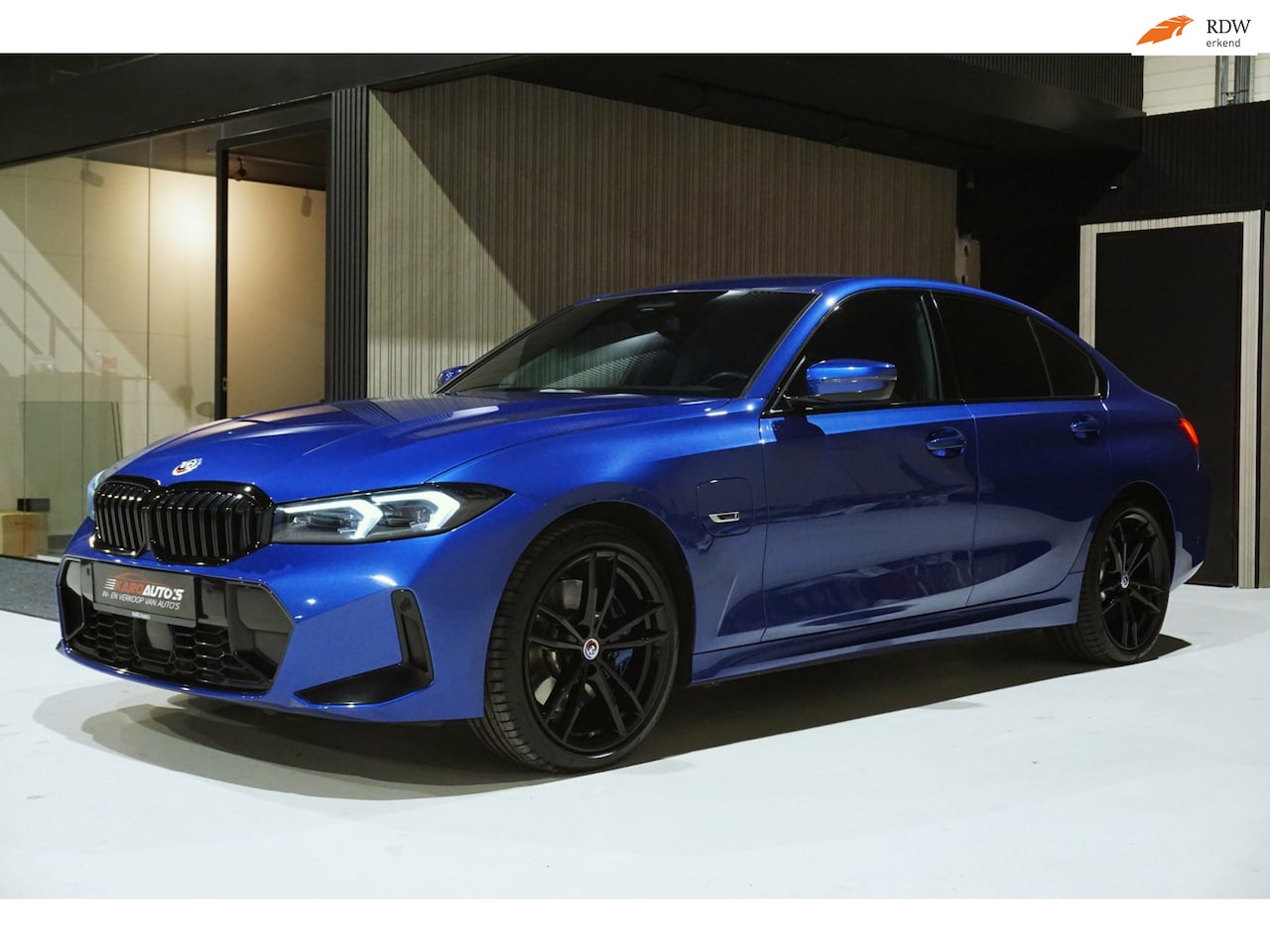 BMW 3-serie - 330e xDrive M-Sport Laser HUD Carplay Leder VOL - AutoWereld.nl