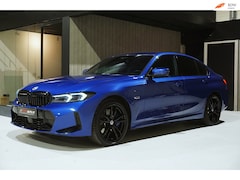 BMW 3-serie - 330e xDrive M-Sport Laser HUD Carplay Leder VOL