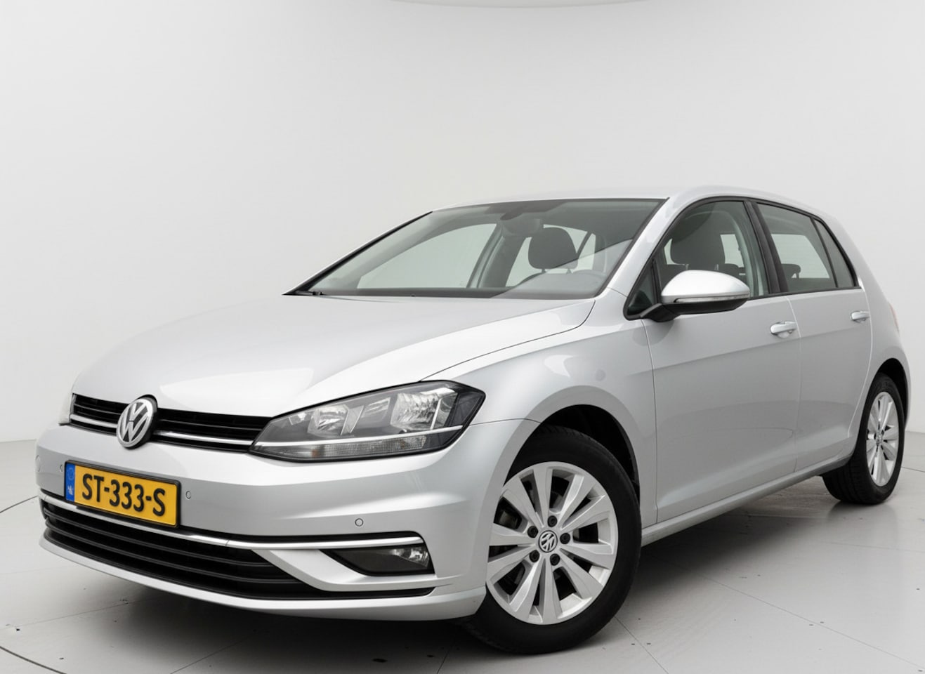 Volkswagen Golf - 1.0 TSI Highline Carplay Led Cruise Nl Auto 2018 Massagefunctie 6 Bak Groot Navigatie Sche - AutoWereld.nl