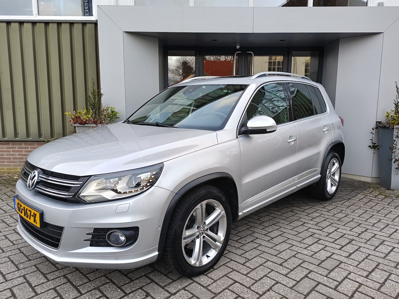 Volkswagen Tiguan - 1.4 TSI R-Line Edition | Trekhaak | LED | Pano  | R- Line | NAP | - AutoWereld.nl