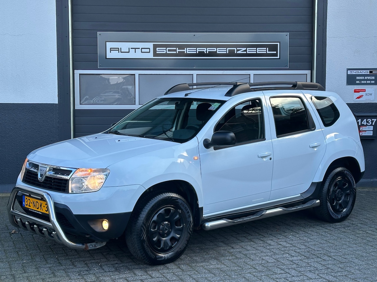 Dacia Duster - 1.6 Lauréate 2wd | AIRCO | RUIM| NL AUTO | NAP | - AutoWereld.nl