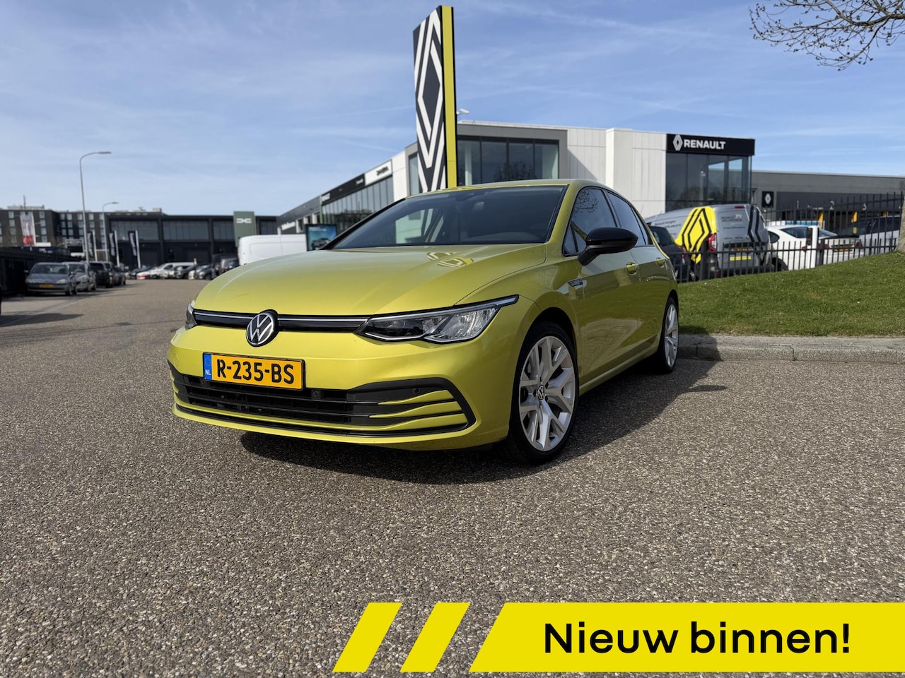 Volkswagen Golf - 1.0 eTSI Life Business / + 19"winterset / adaptieve cruisecontrol / navigatie - AutoWereld.nl