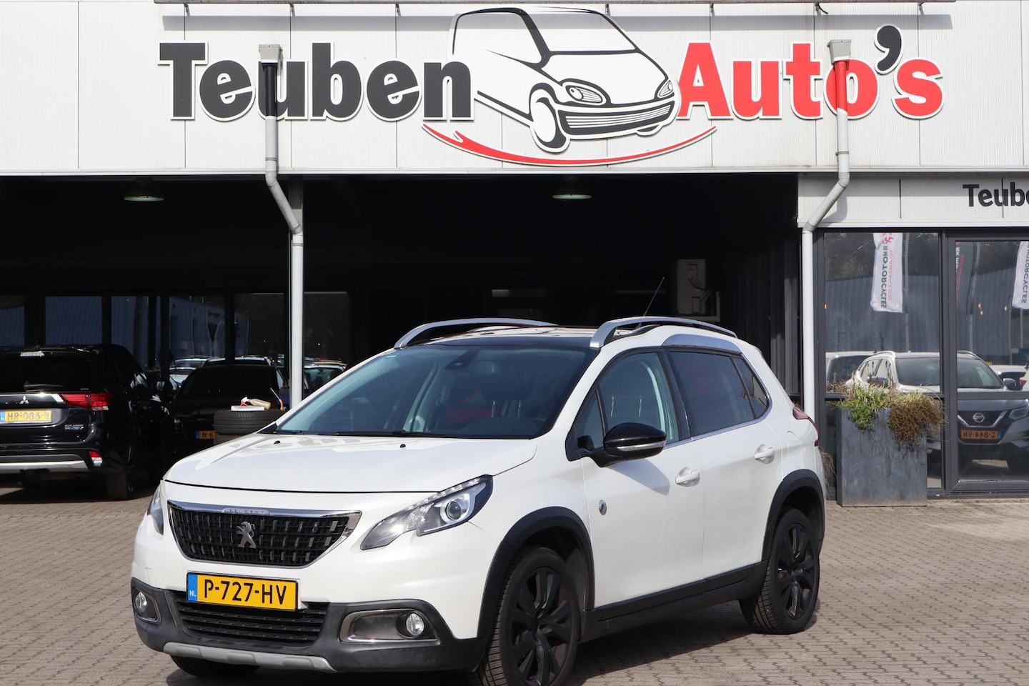Peugeot 2008 - 1.2 PureTech Blue Lion Panoramadak, Navigatie, Apple Carplay, Camera, Cruise control - AutoWereld.nl