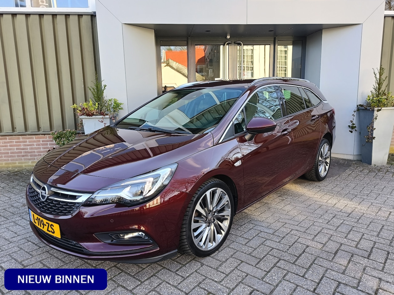 Opel Astra Sports Tourer - 1.6 Turbo Innovation | Airco | Cruise Controle | keyless entry | 200 pk | Leer | - AutoWereld.nl