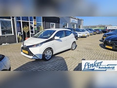 Toyota Aygo - 1.0 VVT-i x-play AIRCO / CAMERA / GEEN AFLEVERKOSTEN APK FEBR 2027