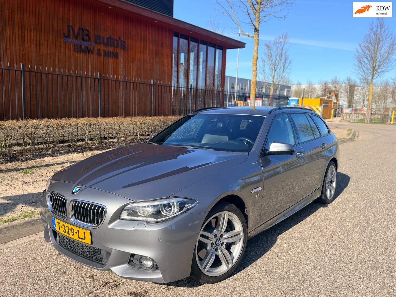 BMW 5-serie Touring - 535xi M-sport, incl. BTW, trekhaak, comfortstoelen - AutoWereld.nl