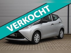 Toyota Aygo - 1.0 VVT-i x-now Airco/4-Seizoensbanden/Rijklaar