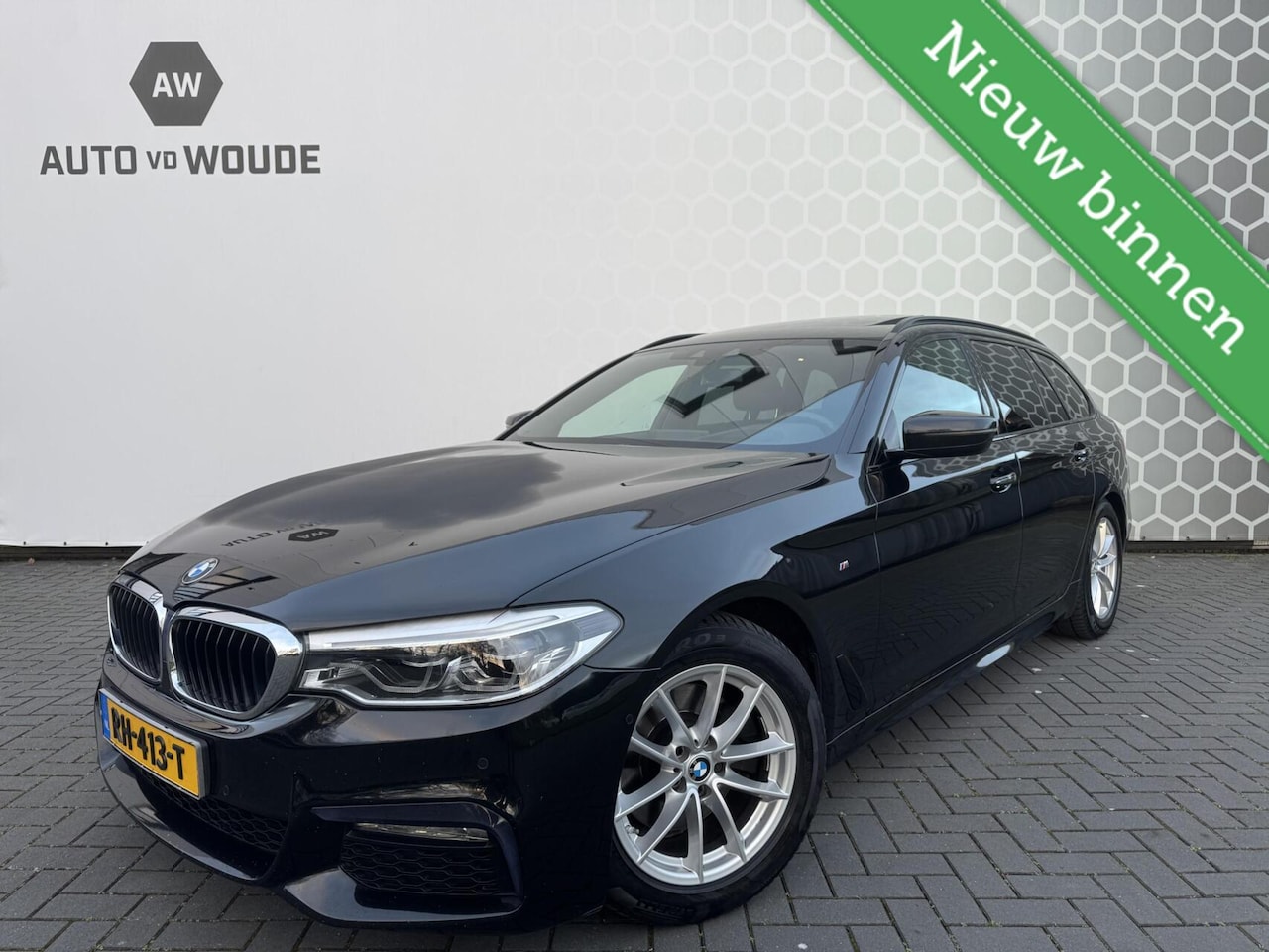 BMW 5-serie Touring - 520d High Executive Pano M sport Trekhaak - AutoWereld.nl