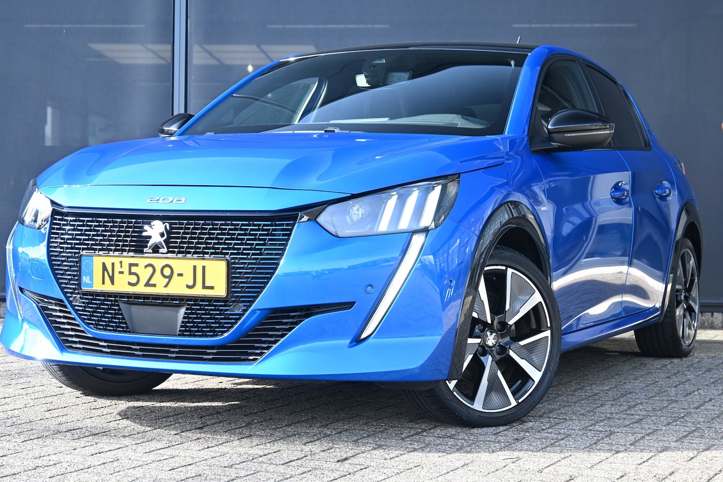 Peugeot e-208 - EV GT Pack 50kWh 3 Fase | Adaptive Cruise | Stoelverwarming | Alcantara | Keyless-Entry | - AutoWereld.nl