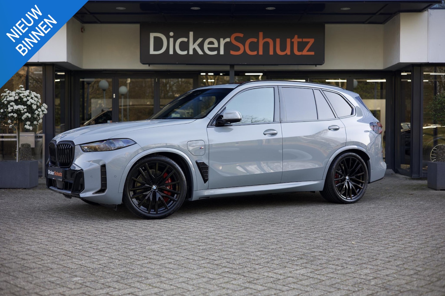 BMW X5 - xDrive50e M Sport Pro Pano | Trekhaak | Comfortstoelen - AutoWereld.nl