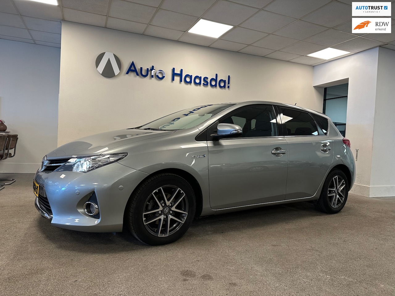 Toyota Auris - 1.8 Hybrid Dynamic|91.826km|STOELVERW.|CRUISE|NAVI|BLUETOOTH - AutoWereld.nl