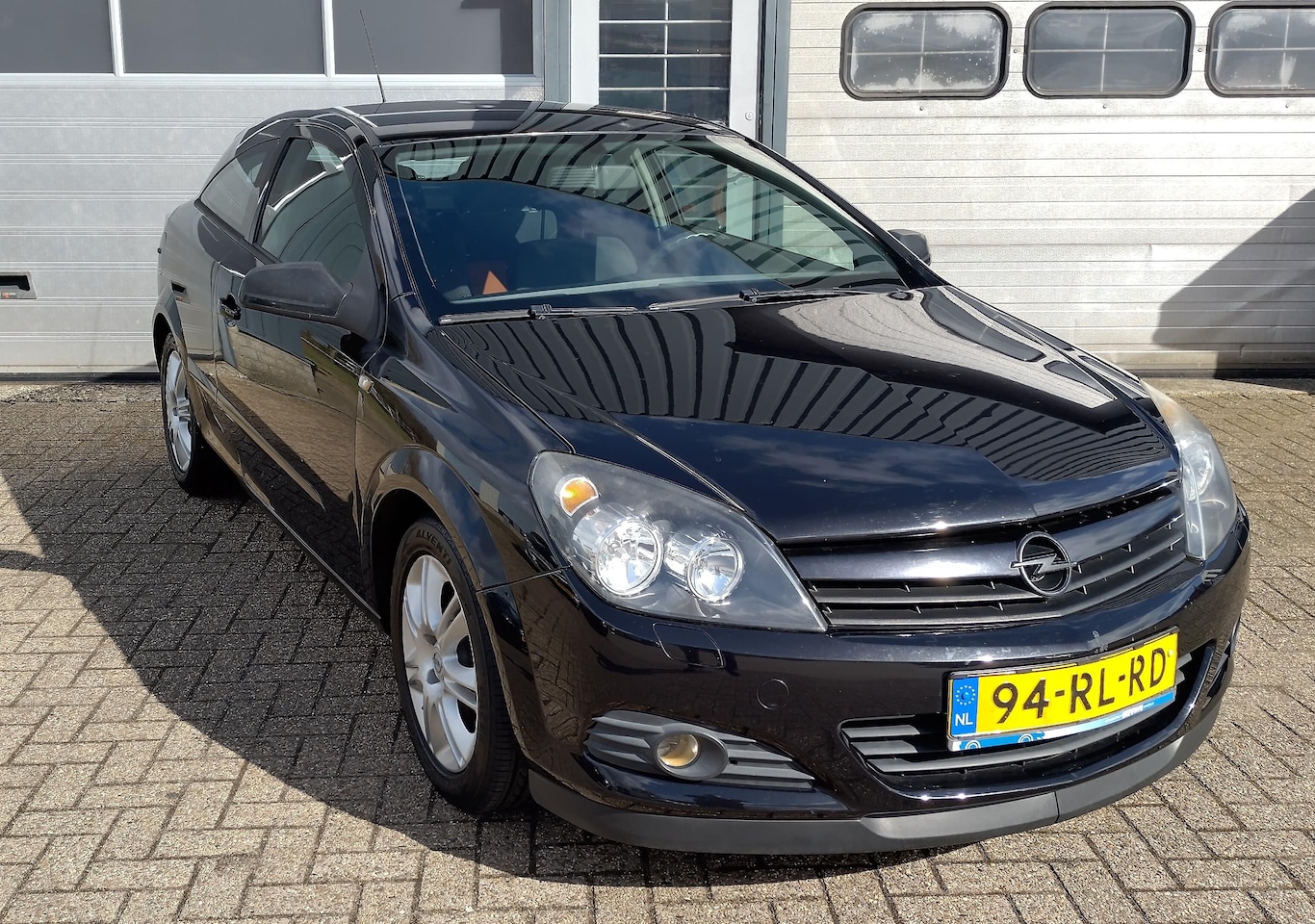 Opel Astra GTC - 1.4 Enjoy Airco, cruise controle, - AutoWereld.nl