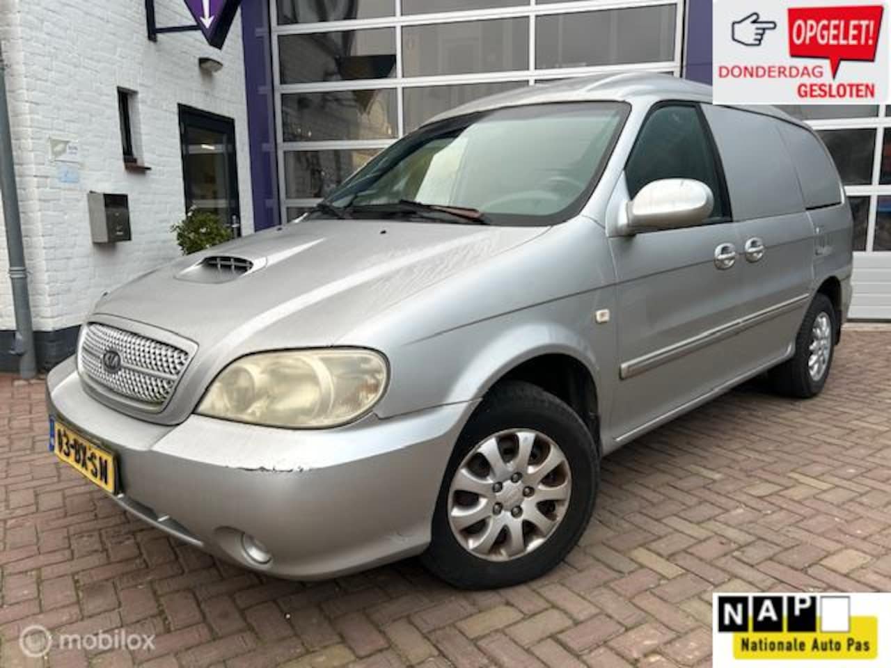 Kia Carnival - 2.9 CRDi LX * TREKHAAK * AIRCO * - AutoWereld.nl