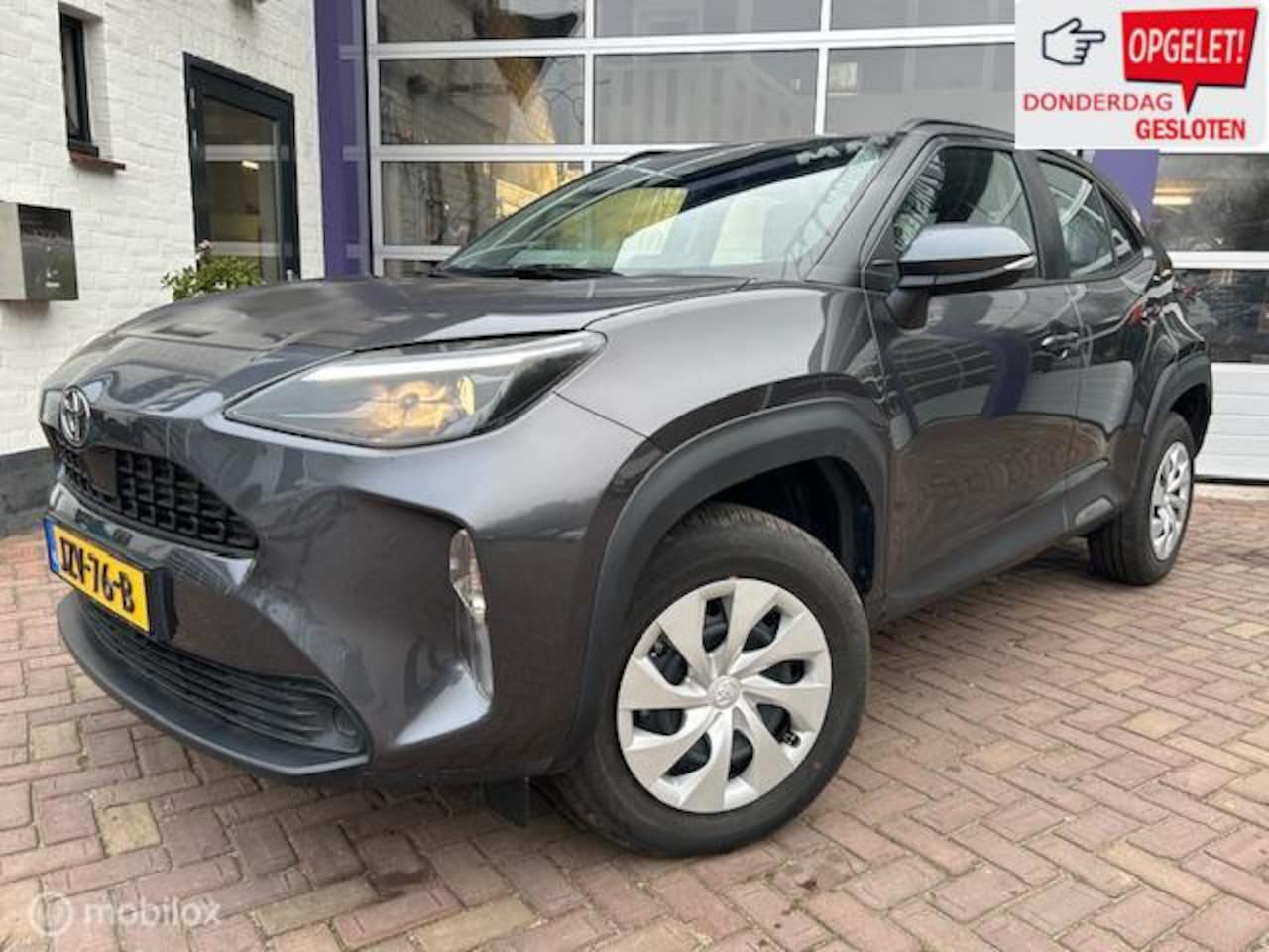 Toyota Yaris Cross - 1.5 Hybrid * NAVIGATIE * AUTOMAAT * PDC * - AutoWereld.nl