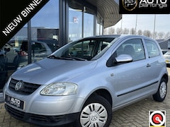 Volkswagen Fox - 1.4 Trendline 75PK | D Riem is Vervangen | Nette Staat | Weinig Kilometers | 2 Sleutels |