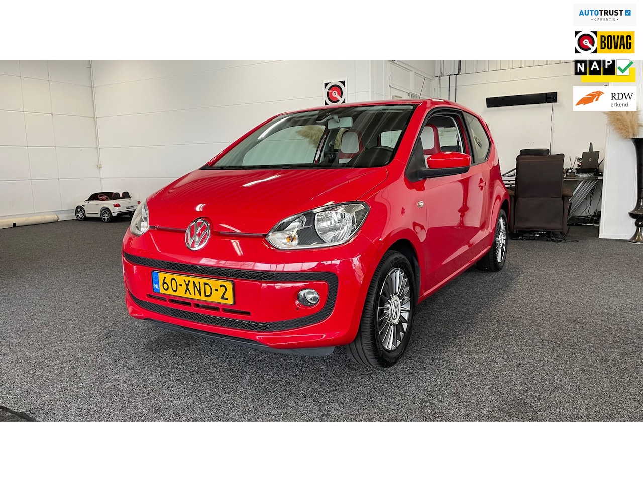Volkswagen Up! - 1.0 high up! 1.0 high up!, Nav, Airco - AutoWereld.nl
