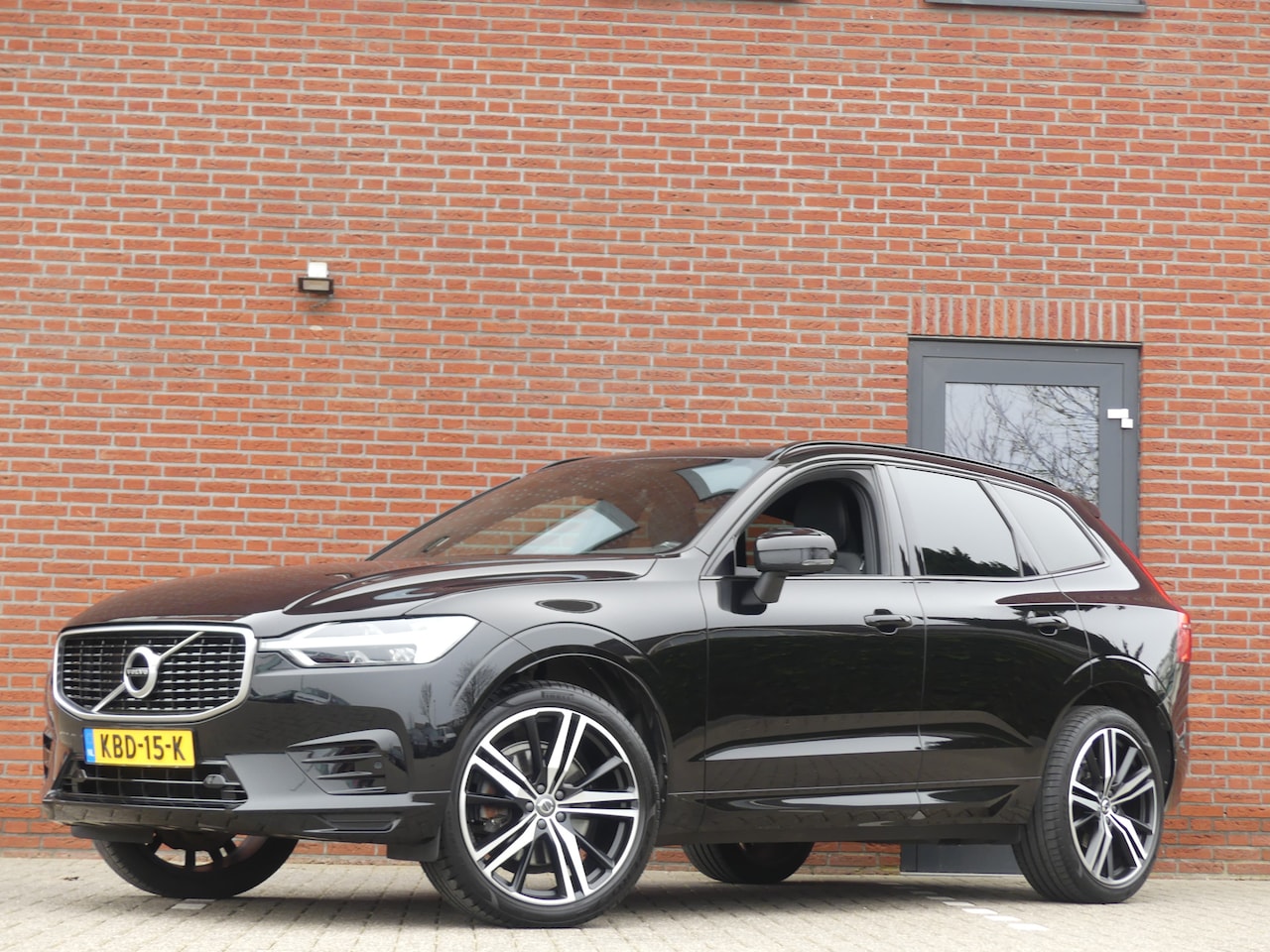 Volvo XC60 - 2.0 T4 R-Design / Trekhaak / 21 inch - AutoWereld.nl