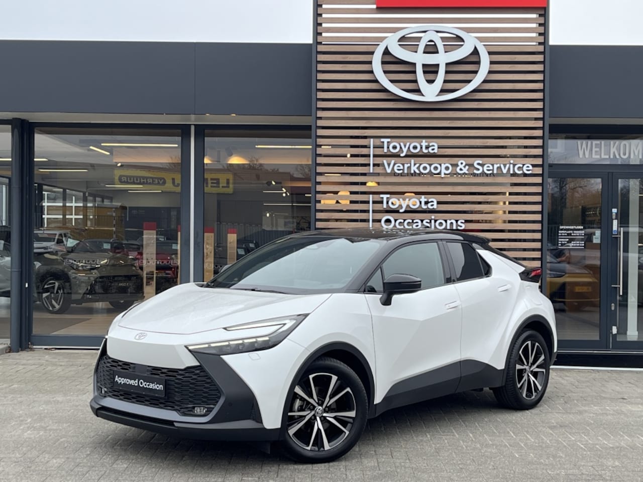 Toyota C-HR - 1.8 Hybrid 140 Bi-Tone | Elek. achterklep | Stuur/stoelverwarm. - AutoWereld.nl